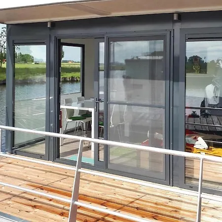 Houseboat Escapade 5*