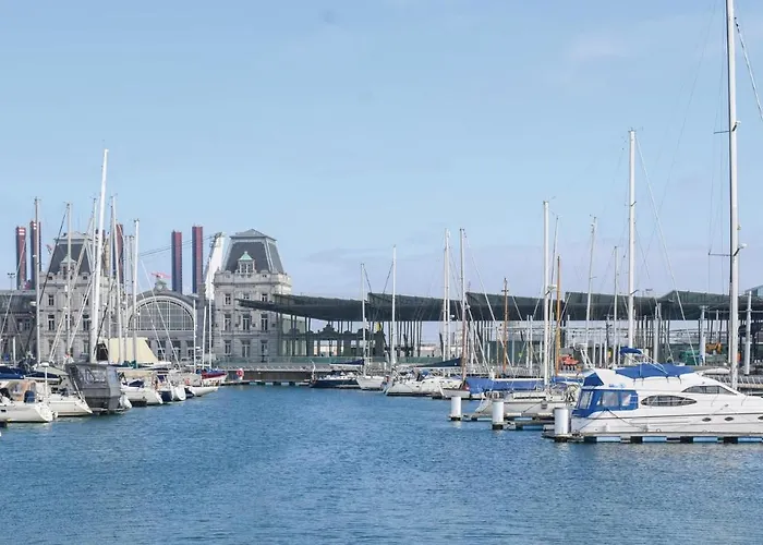 Botel Houseboat Escapade 5*